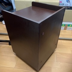 サイドテーブル(ブラウン、引き出し付き)の画像