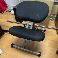 膝間付チェア