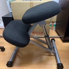 膝間付チェアの画像