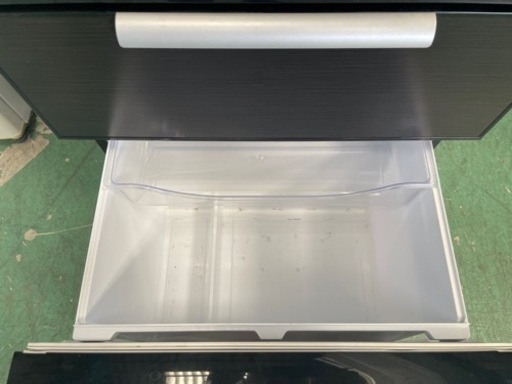 お話中☆値引き不可☆簡易清掃済☆中古品☆SHARP☆2011年製☆4ドア☆かっこいいブラック★まだまだ冷えます♪