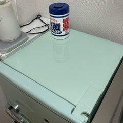 アイリスプラザ　レトロ冷蔵庫 90 L 冷凍庫　一人暮らしサイズの画像