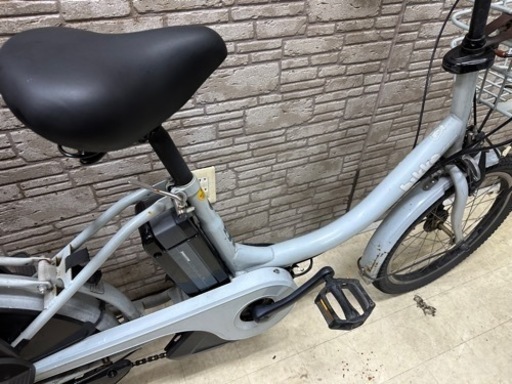 サマーSALE  東京23区配達無料　新品バッテリー　新基準 ブリヂストン　ビッケ　bikke 8.9Ah リチウム 電動自転車 中古　506