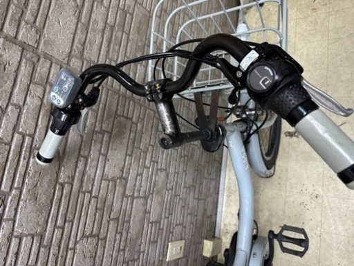 サマーSALE  東京23区配達無料　新品バッテリー　新基準 ブリヂストン　ビッケ　bikke 8.9Ah リチウム 電動自転車 中古　506