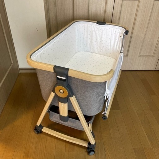 Feemomベビーベッド