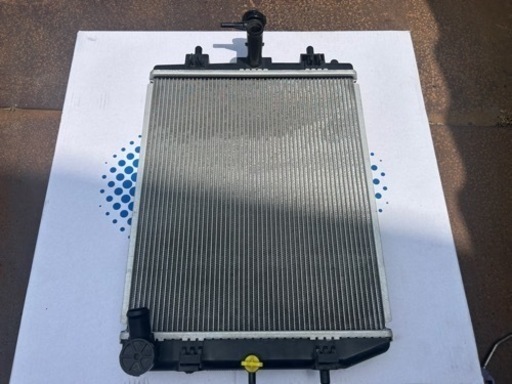 ダイハツ　タント　LA660 4WDラジエーター　令和2年式　中古