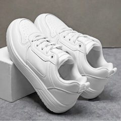 スニーカーの画像