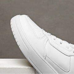 スニーカーの画像