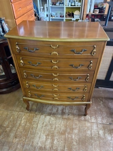 万代店　猫脚チェスト　クラシック４段家具　イタリアンデザイン