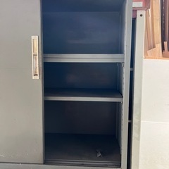 スチール　キャビネット　棚　ロッカーの画像