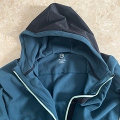 アンダーアーマのスポーツウェアの画像