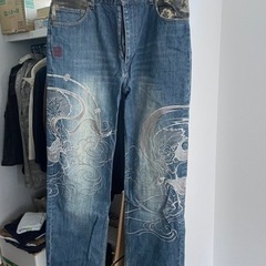 定価2万以上！美品！総刺繍！和柄服飾ブランド絡繰魂 風神雷神ジーンズ