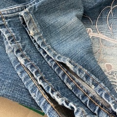 定価2万以上！美品！総刺繍！和柄服飾ブランド絡繰魂 風神雷神ジーンズの画像