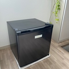 決まりました【未使用品】2021年　マクスゼン冷蔵庫46L 黒　...
