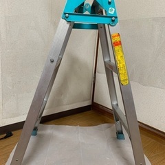 脚立　天板面までの高さ855ミリ
