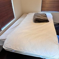 シングルサイズ　三つ折りマットレス➕防水シーツ➕毛布　