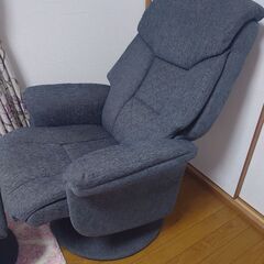 値下げしました。オットマン付き　リクライニングチェアの画像