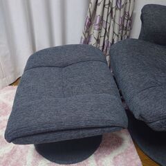 値下げしました。オットマン付き　リクライニングチェアの画像