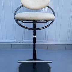 カウンターチェアーの画像