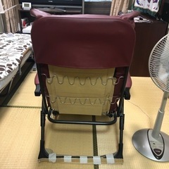 GRAVINA リクライニングアームチェアの画像