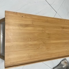 折りたたみテーブル　ベッド用テーブルの画像