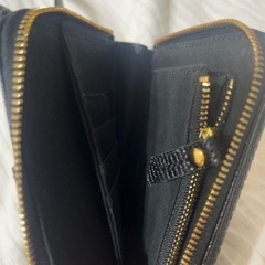 VIOLAd'ORO(ヴィオラドーロ)/リザード型押しレザースマートフォンポシェットの画像