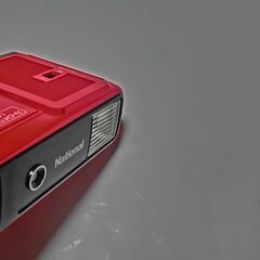 ★貴重ビンテージ レトロ赤★Nationalポケットカメラ C-T ★40年以上前★単三電池2個で確認、★★保管状態良く、赤色も綺麗な状態です、✿動作確認（単源ＯＮランプ点灯画像２、シャッタ切れます、巻き上げ音有り、フラシュ点灯確認）フイルムは有りません、年代物です、NC.NRでお願い致します。⭕お手数おかけします、プロフィール必読ですの画像