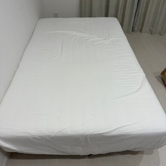 無印　セミダブルベッド（木製脚付き）