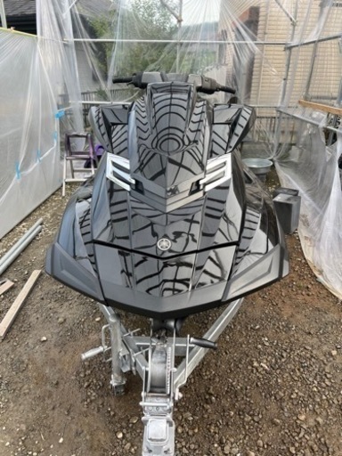 ジェットスキー、水上バイク　今日全塗装して新艇みたいにピカピカです