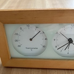置き時計　温度計　湿度計付きの画像