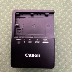 Canon カメラ充電器　純正