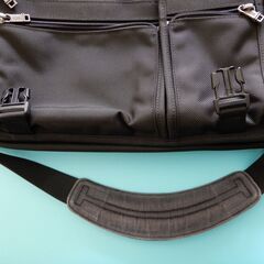 【美品】TUMI ショルダー Travel Flap Zip Crossbodyの画像