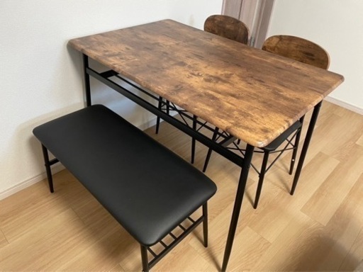 商談中　超美品　傷なしテーブル椅子　購入してからまだ半年です　女性1人暮らし