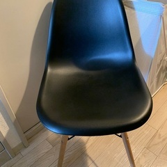 イームズチェア、レプリカ
