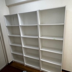 大型本棚　あげます！　同じもの３つありますが　一つだけでも大丈夫...