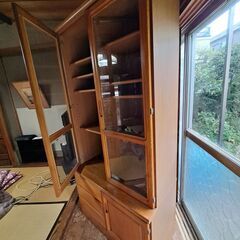 扉付き本棚タンスの画像