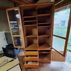 扉付き本棚タンスの画像