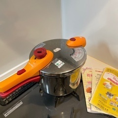 圧力鍋　Magic Cooking 取扱説明書・料理レシピ付き　蓋付き