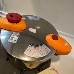 圧力鍋　Magic Cooking 取扱説明書・料理レシピ付き　蓋付きの画像