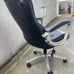 中古の椅子の画像