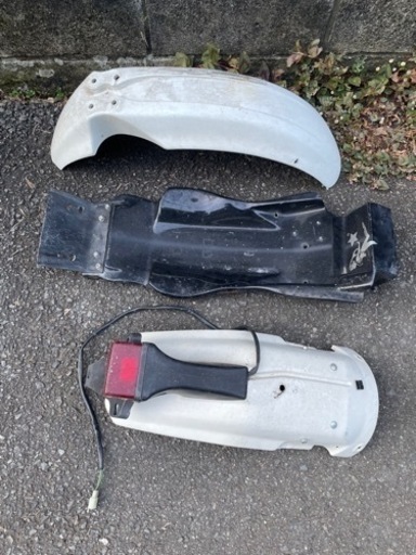 オフロード　外装　HONDA カワサキ？　テールランプ