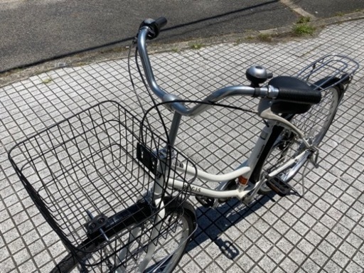 【27インチ自転車】美品❗️外装6段変速　LEDオートライト付　前タイヤ、鍵新品❗️スペアキーあり　若林自転車　唐崎店　SALE中❗️