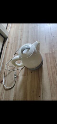 電気ポット Electric kettle