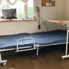 リクライニング付きシングルパイプベッド