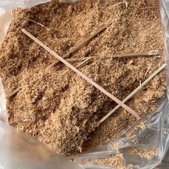 ②木片混合、おが屑！8割程度がおが屑です。お引取り限定です。