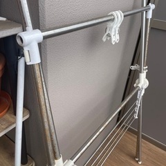 室内物干し洗濯物干しスタンドＸ型タオルハンガー付きの画像