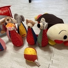 ぬいぐるみボーリングとアンパンマン枕