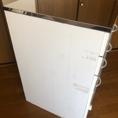 【無料・差し上げます】金属天板付きキャビネットの画像