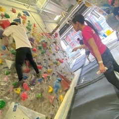 みんなで楽しくボルダリングしましょー😊