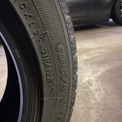 冬タイヤ バリ溝 トーヨー ガリットギズ 22年製 4本