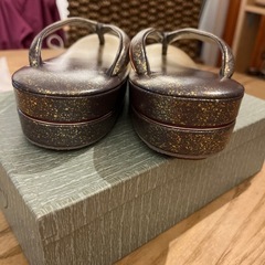 草履　ゴールドの画像